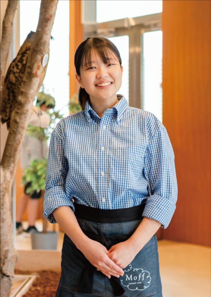 moff先輩社員インタビュー店舗で活躍する先輩社員の写真